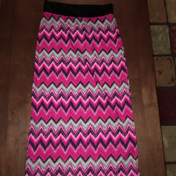 Pink, Black and Grey Pattern Skirt - Picture 1 of 2